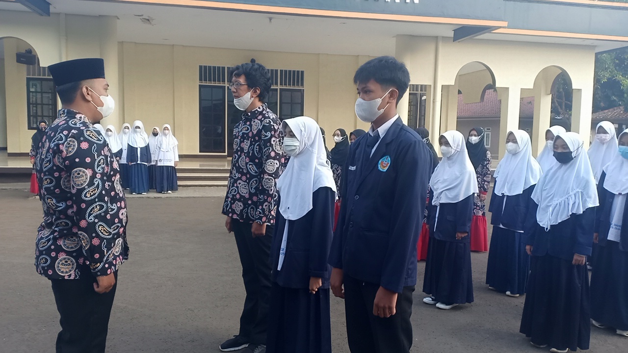 Upacara HUT RI Ke 76