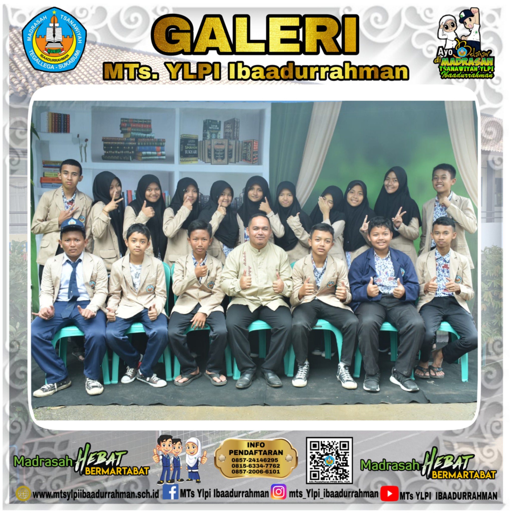 Foto bersama panitia OSIS Haflatul Wada 53 